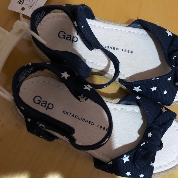 Toddler Girls Size US 5 Red Eyelet Espadrilles Sandals Shoes w//Bow GAP Baby